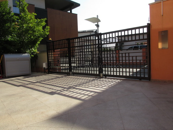 Telescopic Metal Gate - Roger Technology Automation System