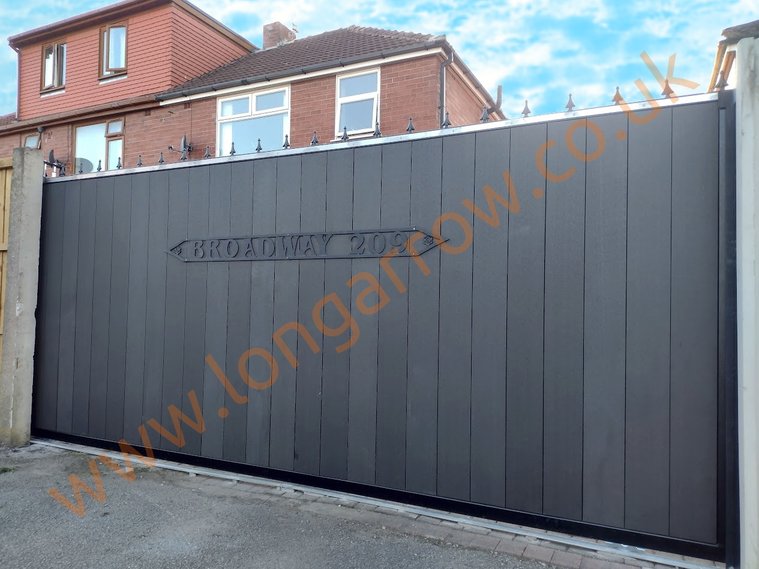 Electric slidng gate in brushed grey composite