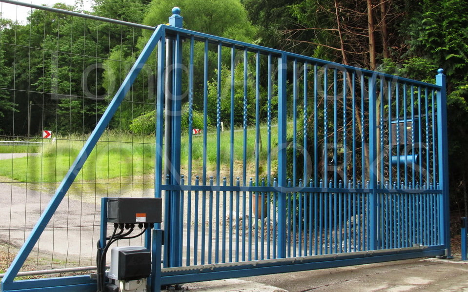Came Gates UK - Steel Cantilever Gate Navy Blue