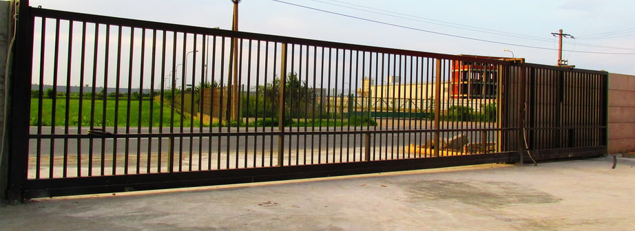 Cantilever security gate