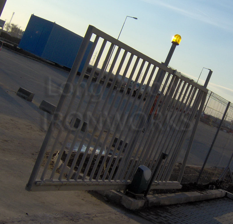 Warehouse sliding gate
