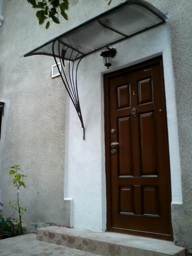 asimmetric door canopy solution