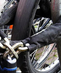 Bicycle locking mechanism