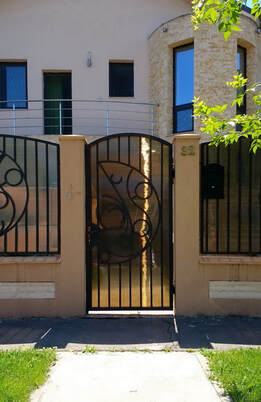 Wrought Iron Polycarbonate Plated for Privacy