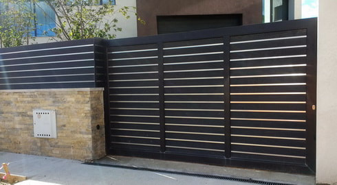 Composite Board and Aluminium Plated Steel Gate
