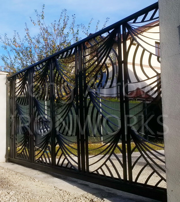 Cantilever wrought iron automatic gate