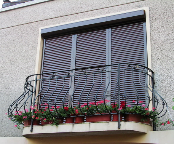 Curved Wrought Iron Balcony Railings